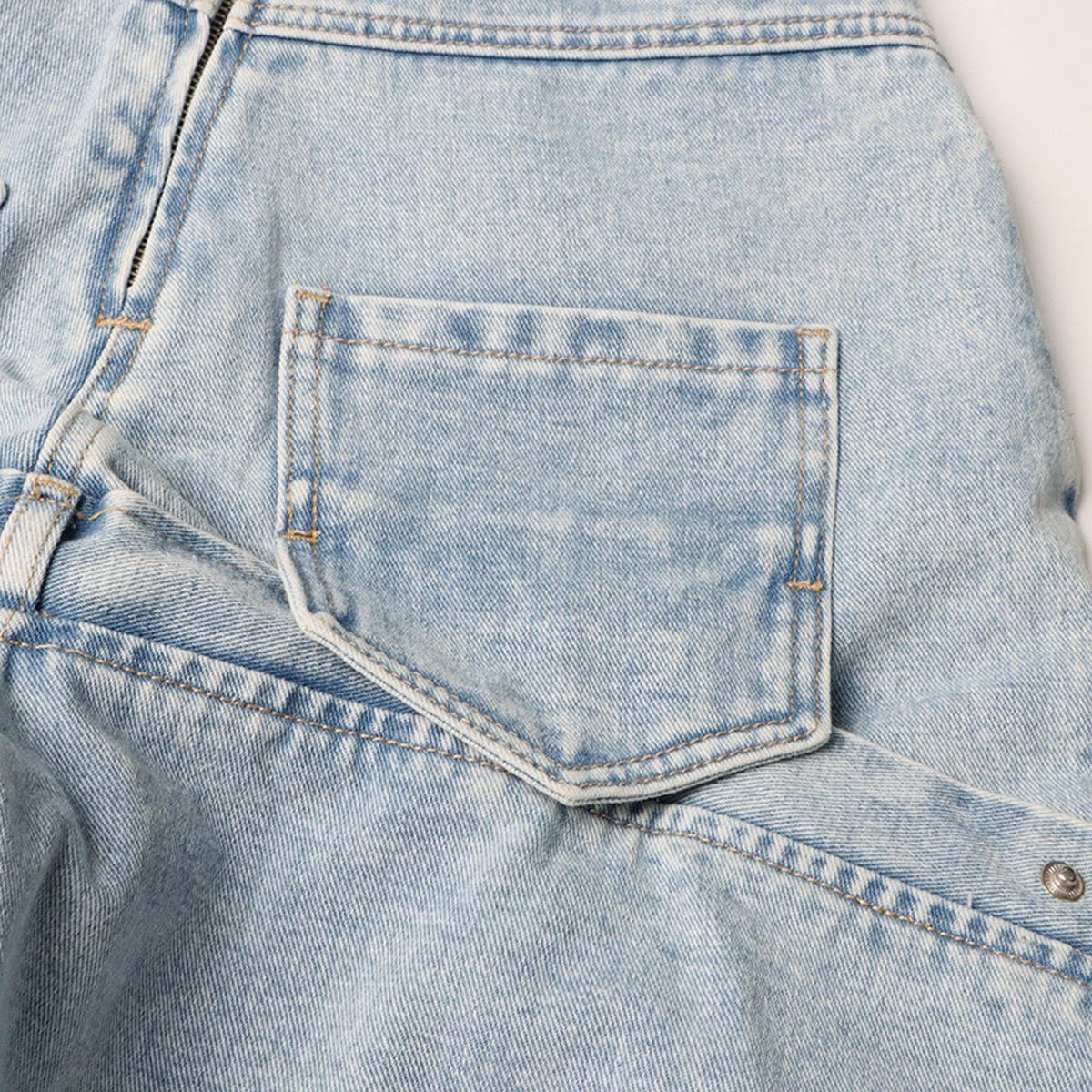 WOMENS LIGHT COLORED CASUAL JEANS