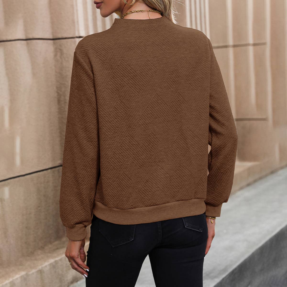 SOLID COLOR LONG-SLEEVED BUTTON-DECORATED HOODIE