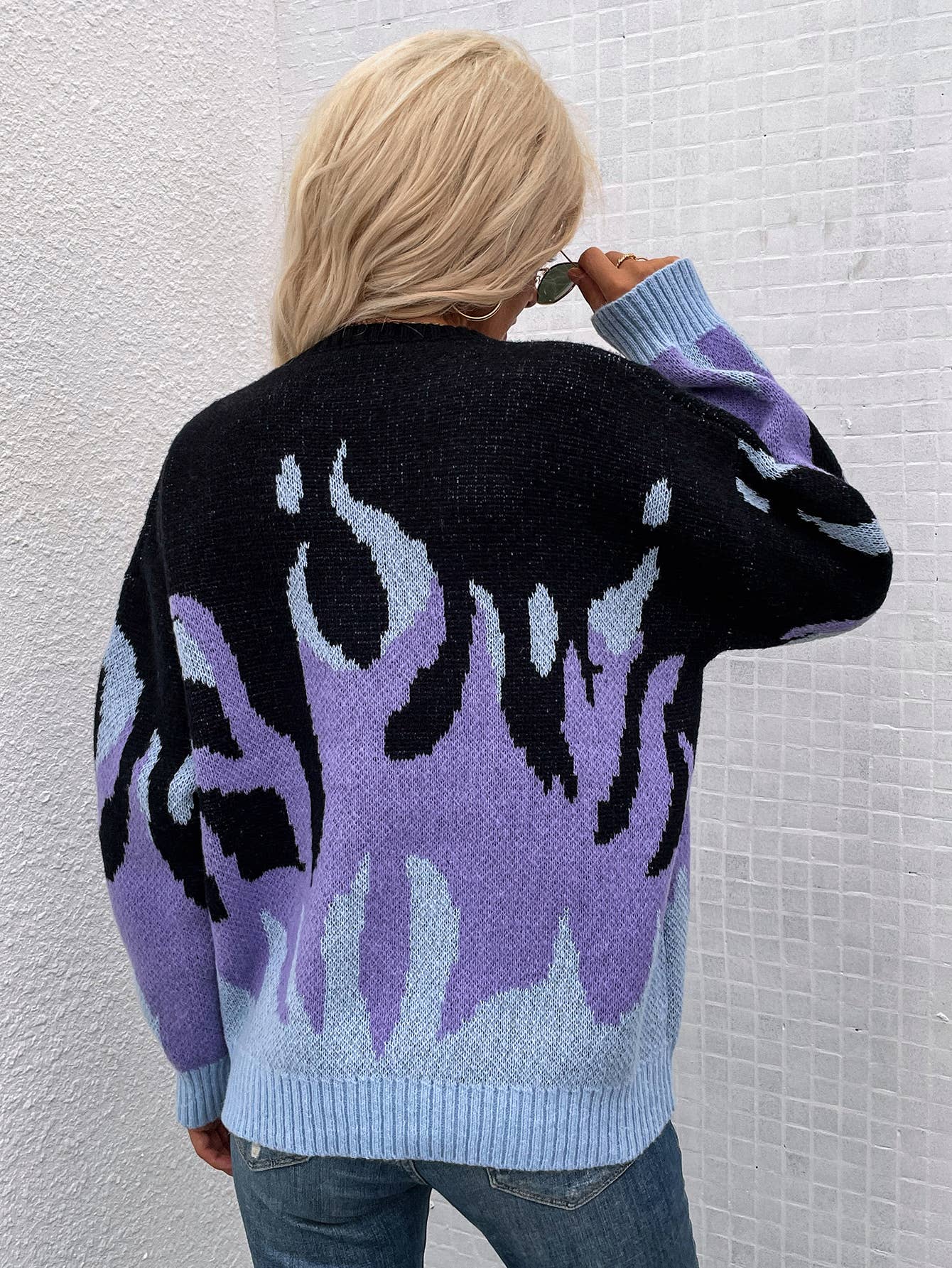 FLAME-JACQUARD CREW-NECK LONG-SLEEVED SWEATER