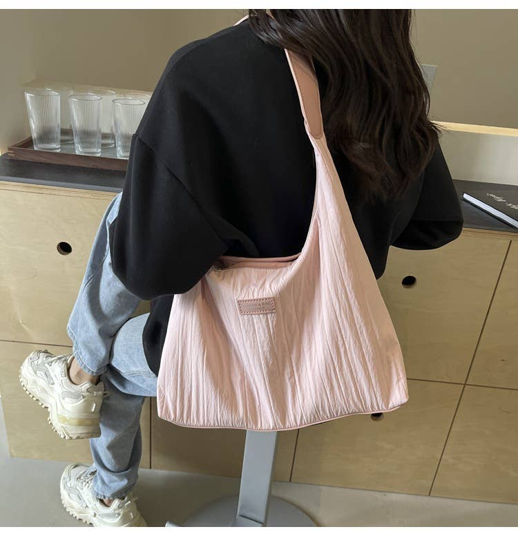 Large-capacity lightweight hand-held cloth bag