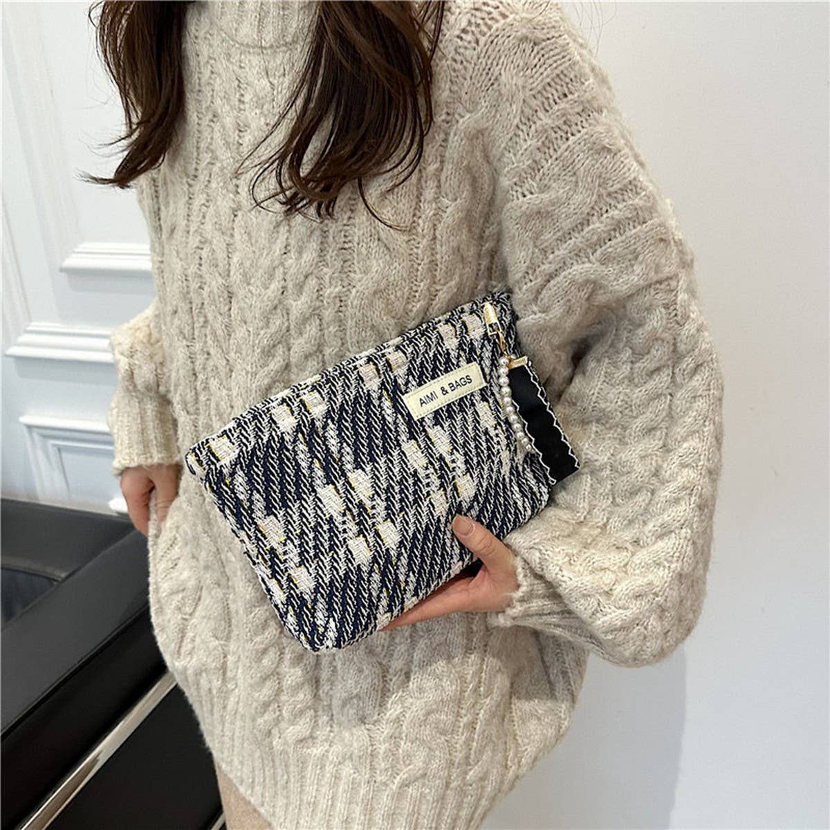 WOMEN'S STRIPED WOOLEN STORAGE COSMETIC BAG_CWAB4380