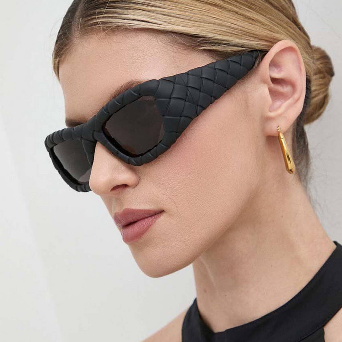 FASHIONABLE FAUX LEATHER LARGE FRAME SUNGLASSES