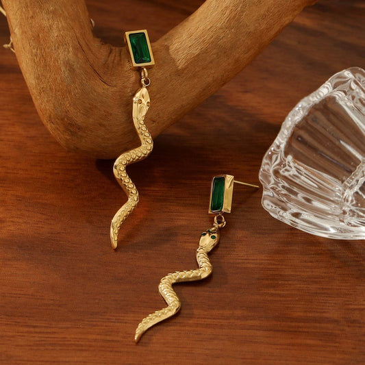 18K GOLD SNAKE-SHAPED EARRINGS WITH DIAMONDS_CWMM3650