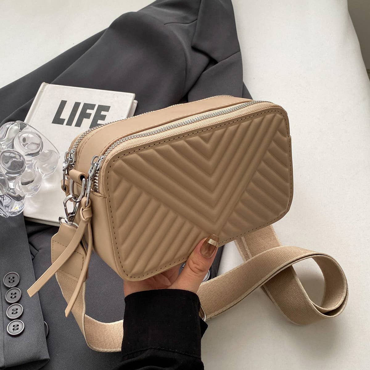 2024 WIDE SHOULDER CROSSBODY BAG_CWAB2708