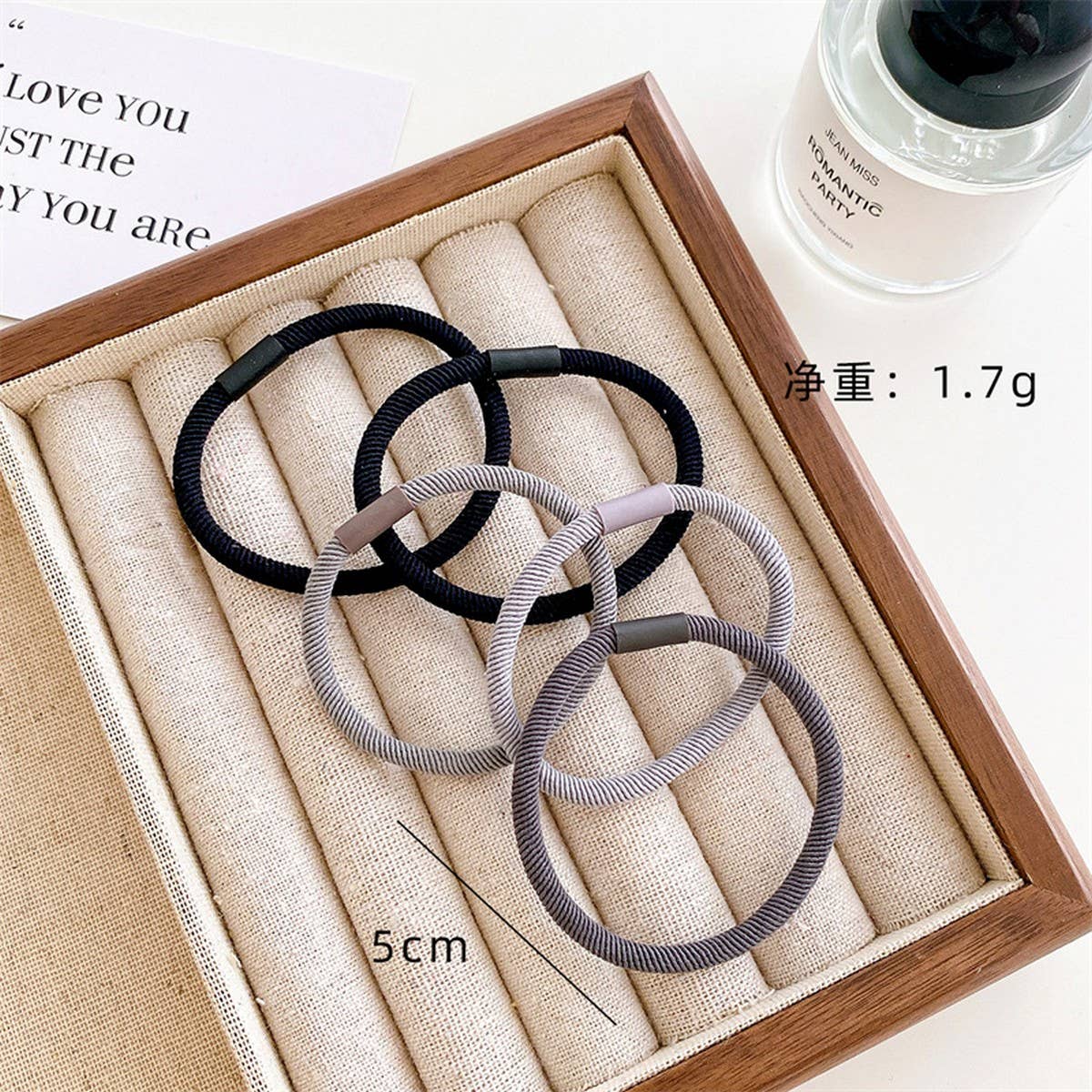 SIMPLE, DURABLE AND TRACELESS HAIR TIES_CWAHA1124