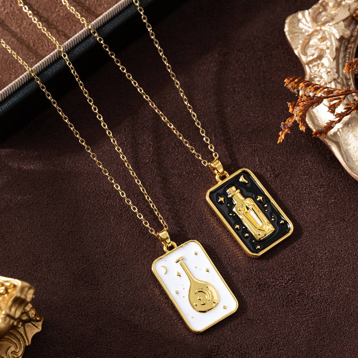 HIGH-END RETRO TAROT CLAVICLE NECKLACE FOR WOMEN