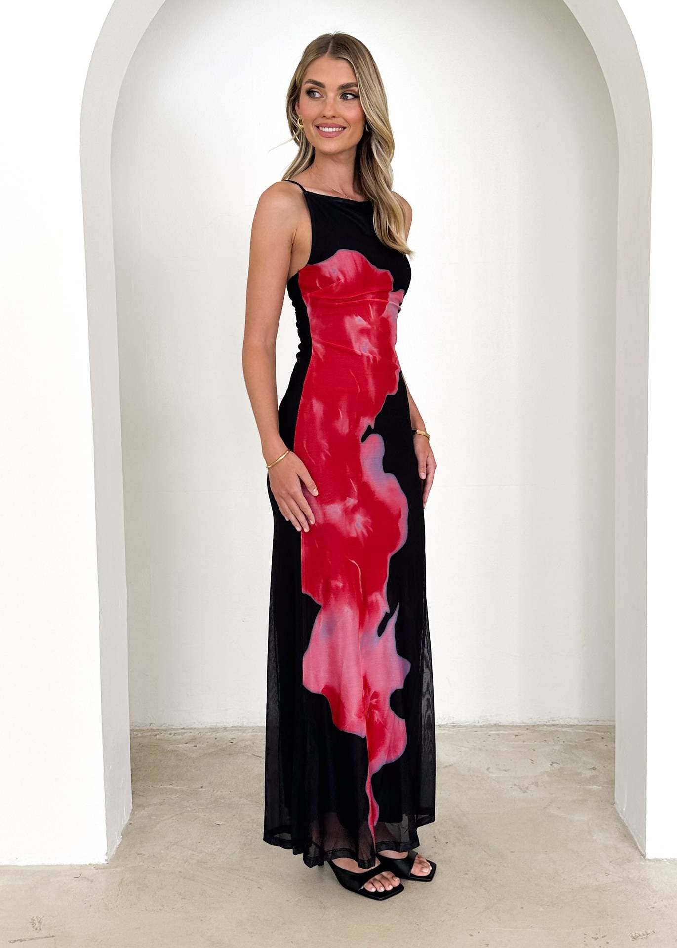 Slim-fit halter contrast color floral print dress