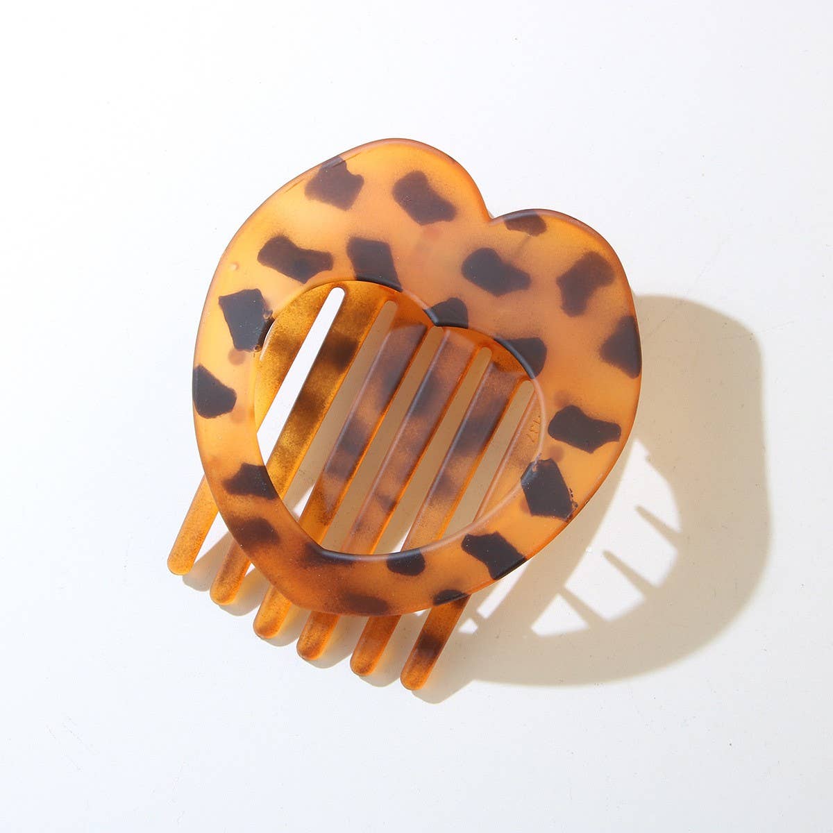 CWAHA07407_HOLLOW HEART NO-CREASE DUCKBILL HAIR CLIP