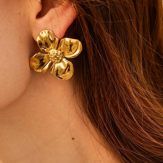 GOLDEN FRESH AND SIMPLE PETAL EARRINGS_CWAHA0918