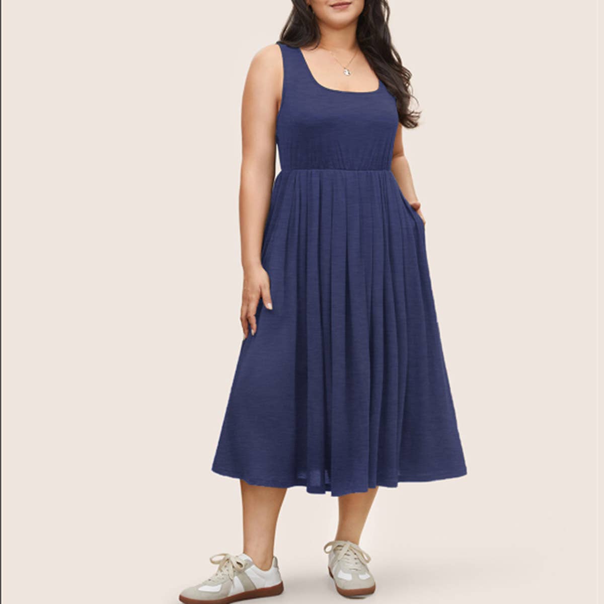 Elegant Midi Dress ? Minimalist & Chic Style