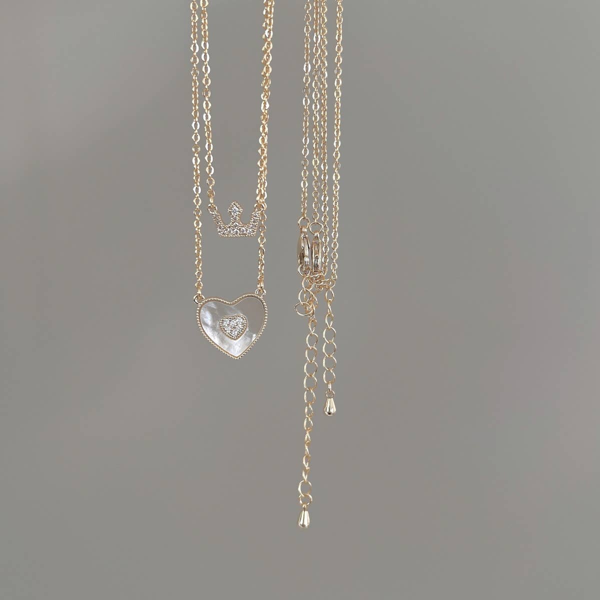 DOUBLE LAYER LOVE SHELL NECKLACE