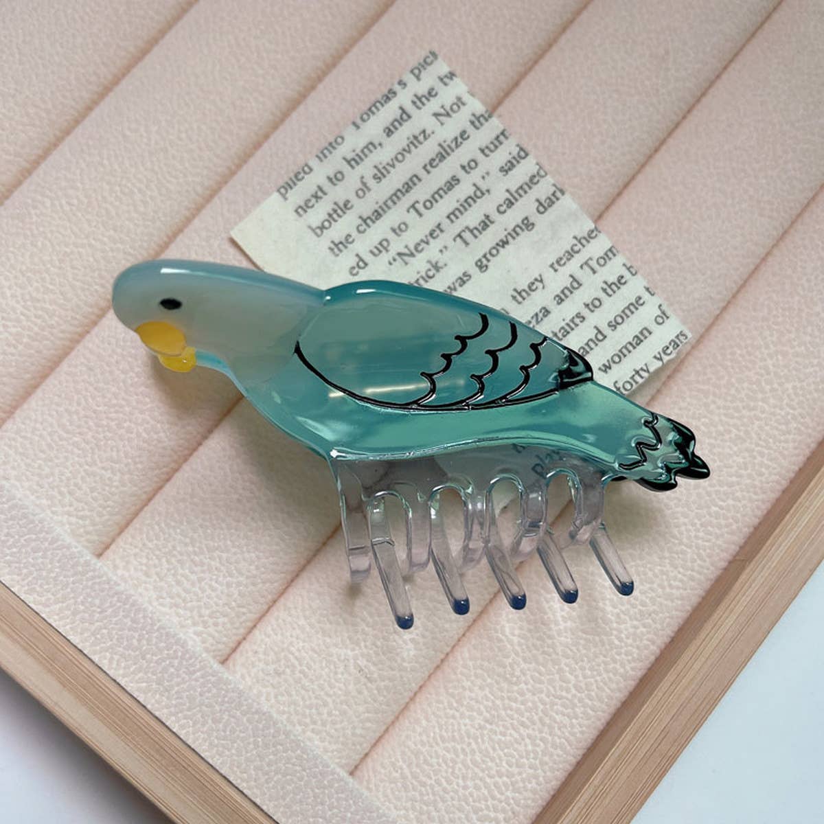 ANIMAL COLORFUL PARROT BIRD HAIR CLIP_CWAHA1336