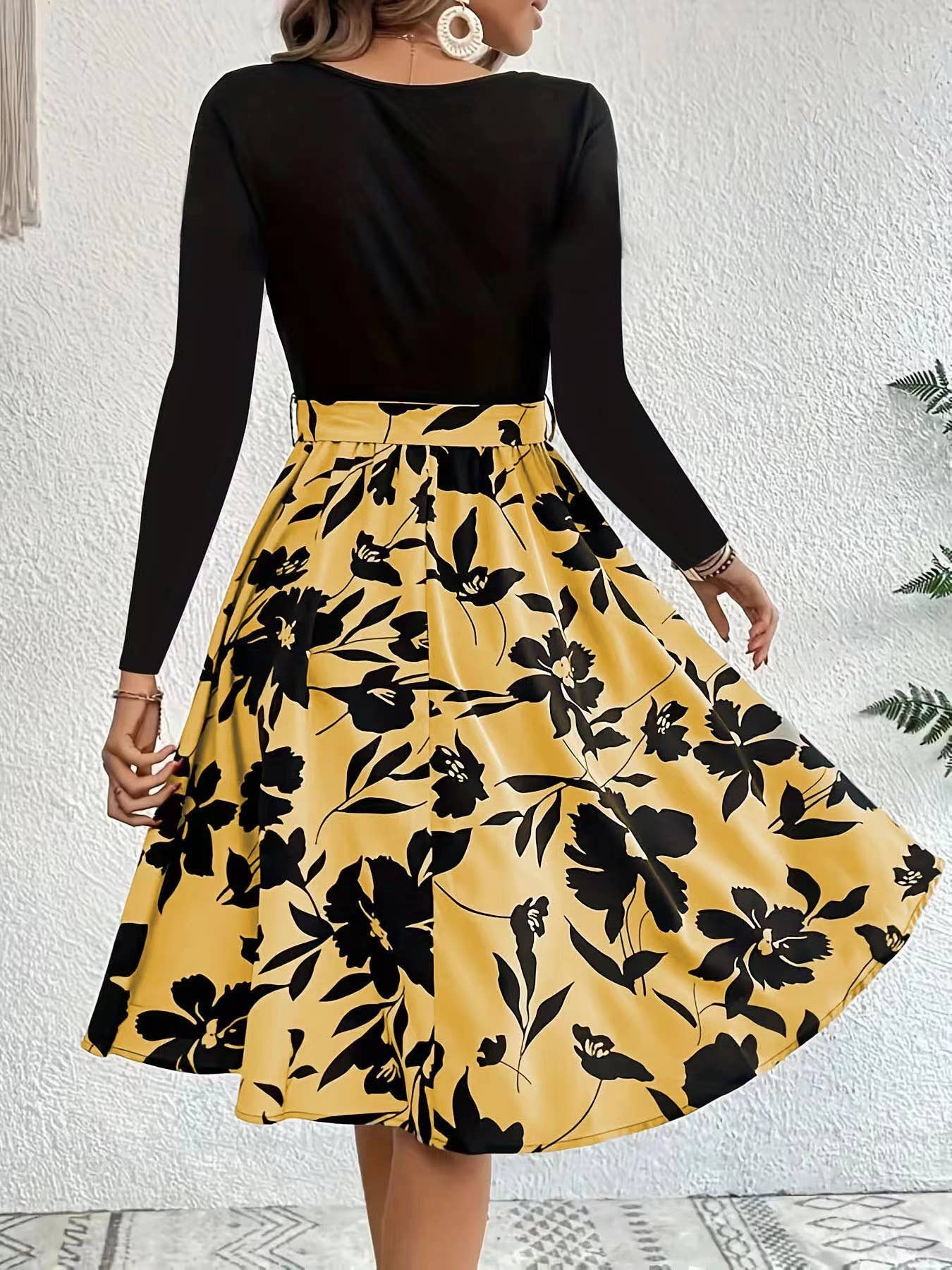 PRINTED SKIRT CREW NECK STRAPPY DRESS