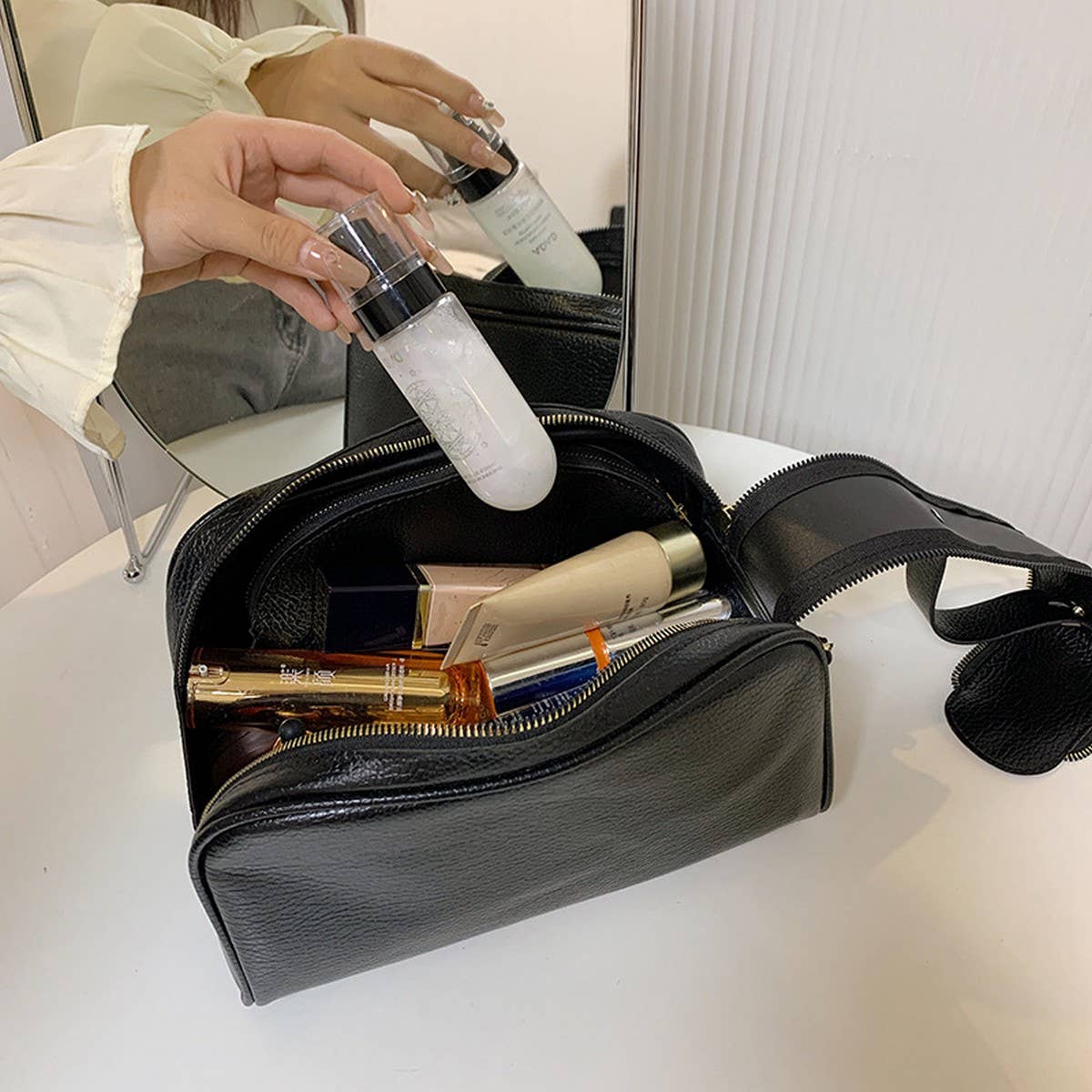 SIMPLE LEATHER MOTHER-AND-CHILD COSMETIC BAG_CWAB4436