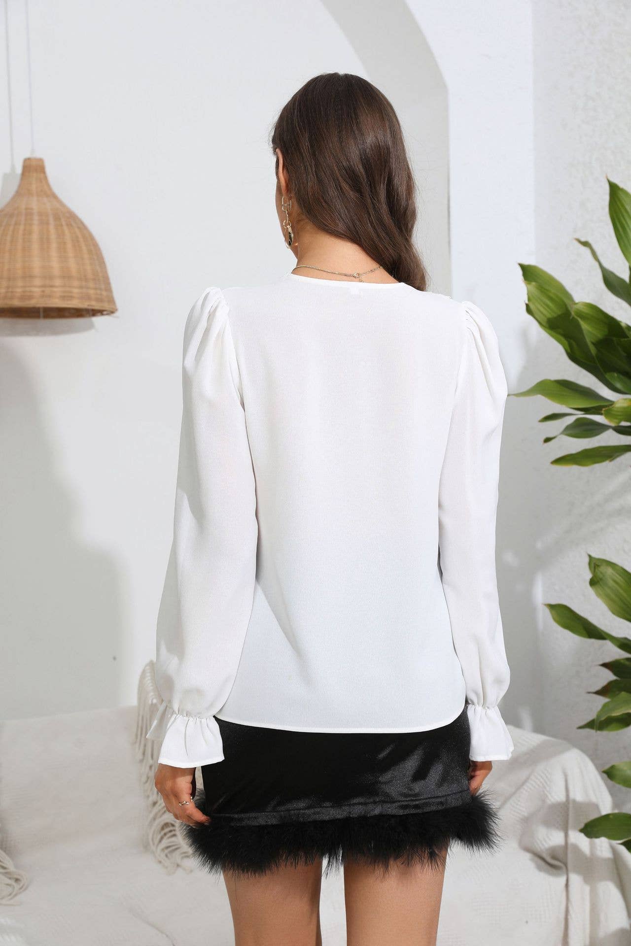 Temperament Lace patchwork V leader ruffled shirt