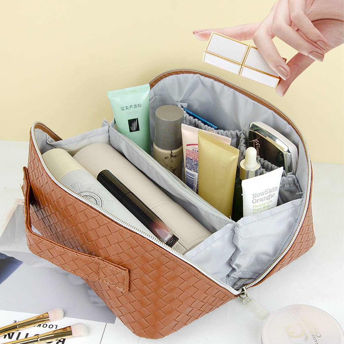 FASHION PORTABLE WOVEN COSMETIC BAG_CWAB1084