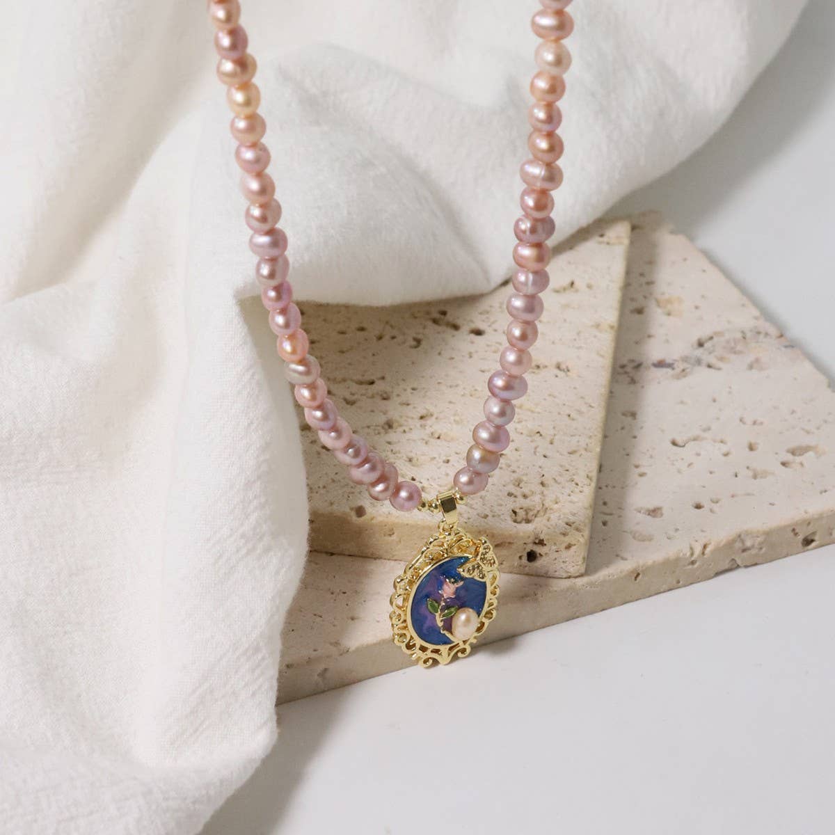 VINTAGE NATURAL FRESHWATER PEARL NECKLACE