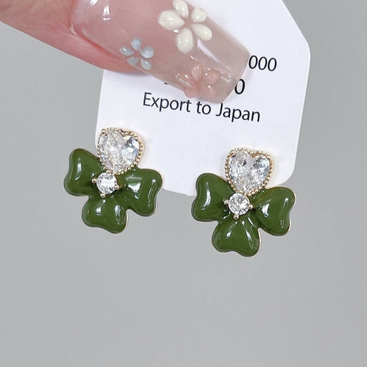 GREEN HEART FLOWER EARRINGS