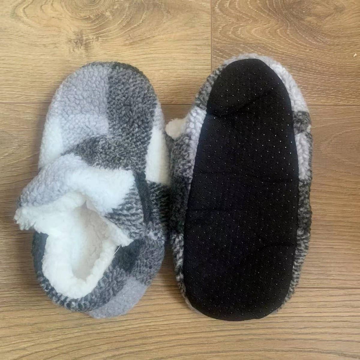 HOME WARM SOFT BOTTOM NON-SLIP SOCK SLIPPERS