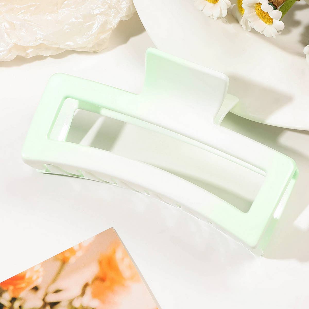 Gradient Cream Hair Claw XL Ponytail Shark Clip_CWAHA1645