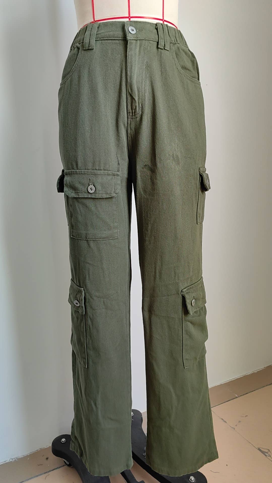 Semi-elastic personalized denim cargo pants