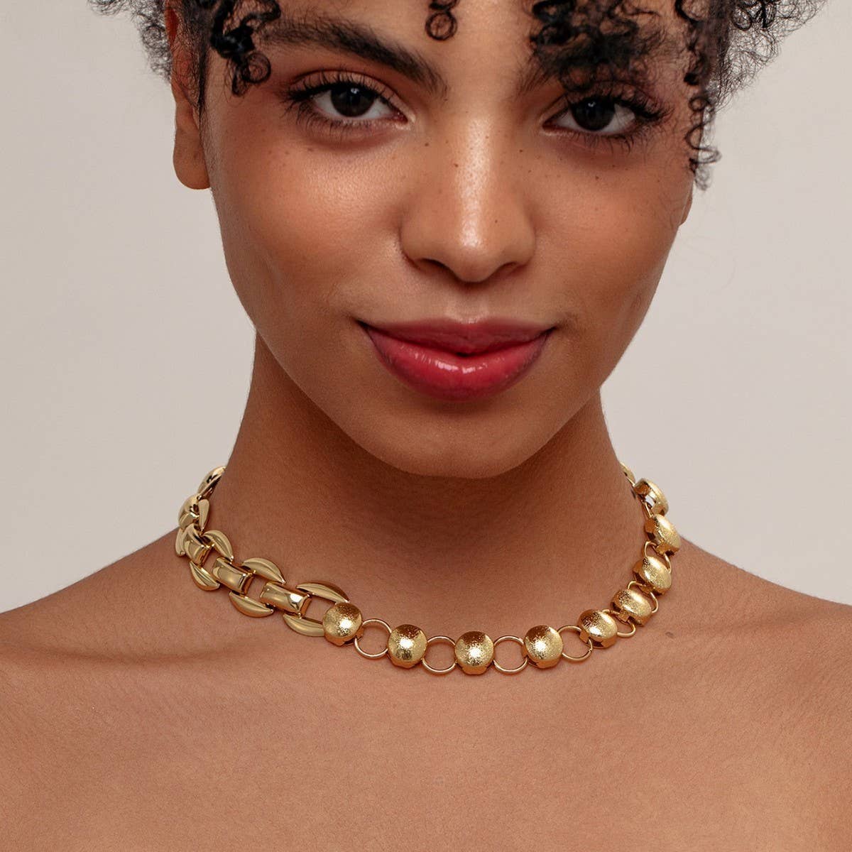 POPULAR STAINLESS STEEL HOLLOW STITCHING NECKLACE_CWMM3574