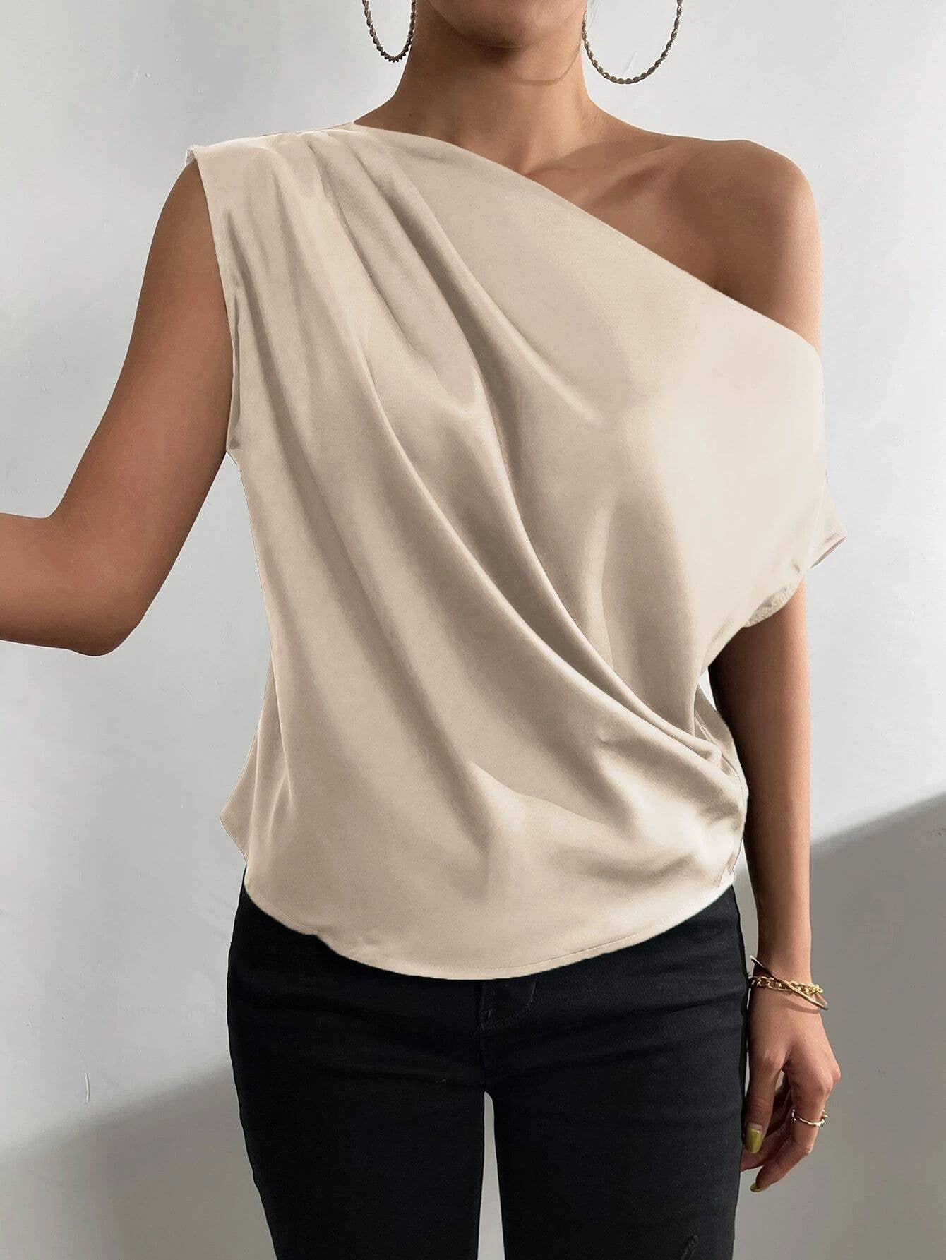 Fashion skew neck pinched irregular vest