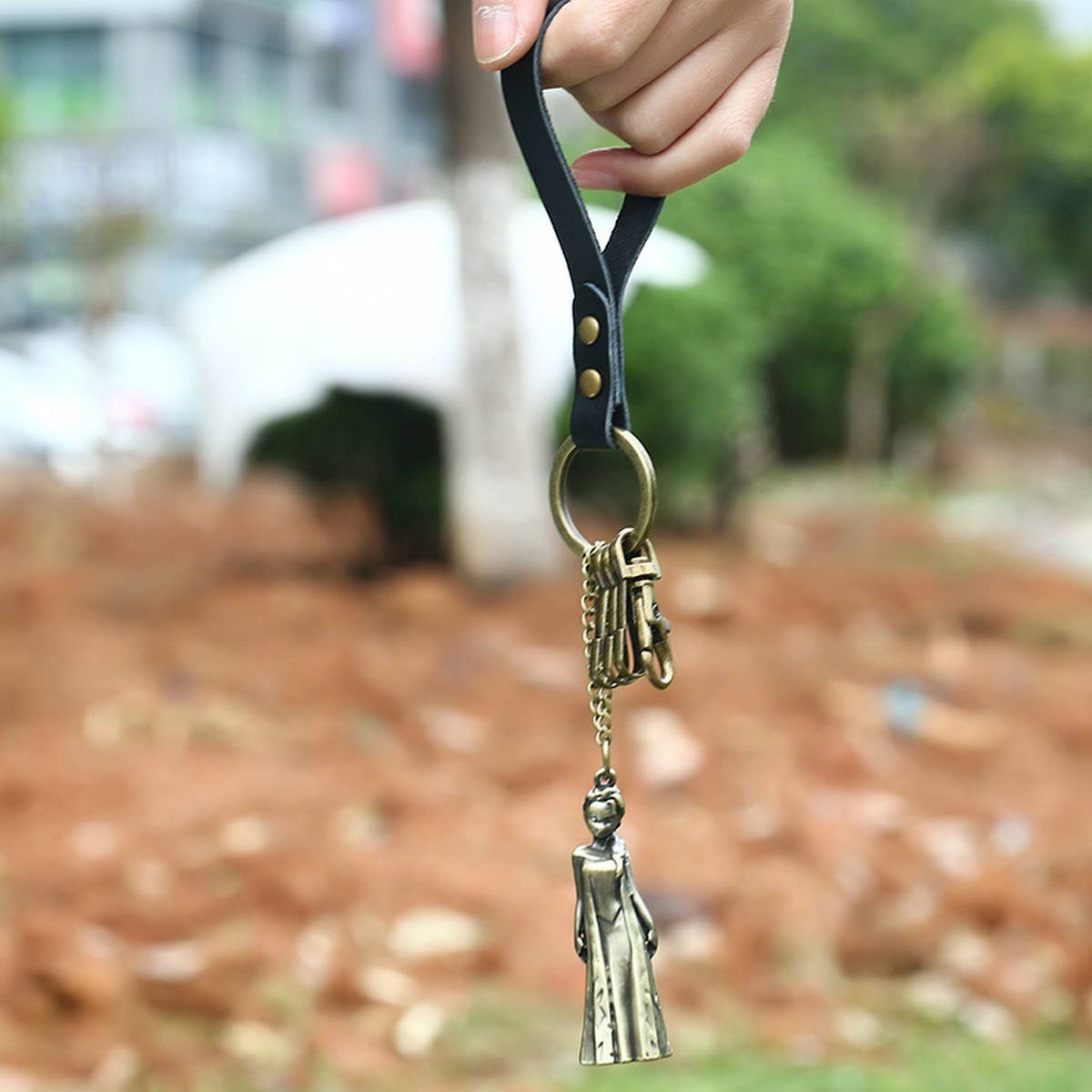 CREATIVE CAR PENDANT RETRO LEATHER KEYCHAIN