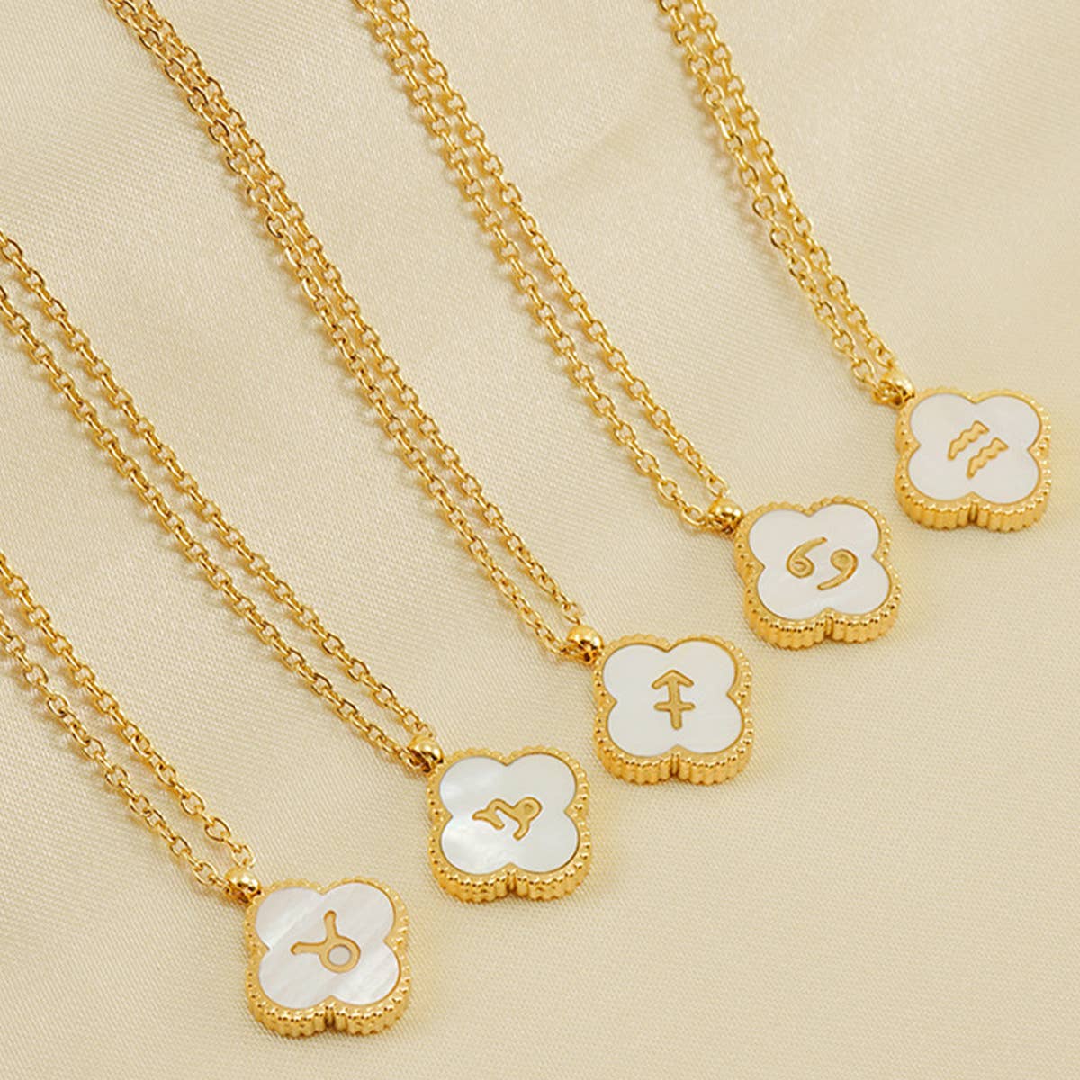 SHELL FOUR LEAF CLOVER CONSTELLATION NECKLACE