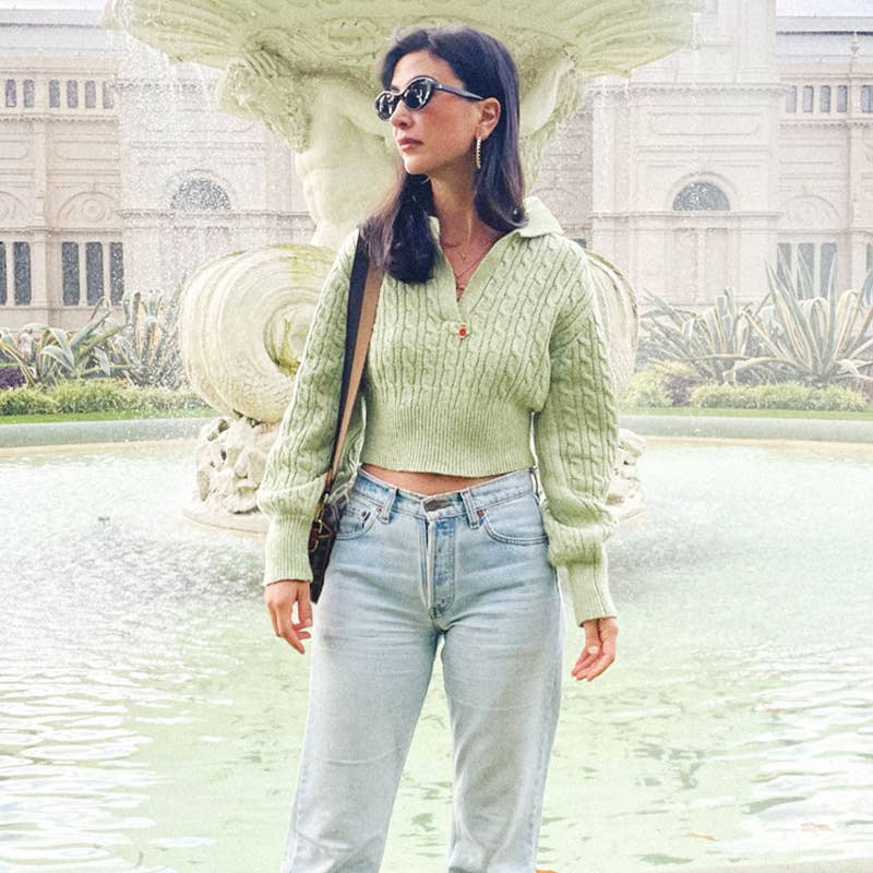 SOLID COLOR V-NECK TWIST CROP SHORT SWEATER