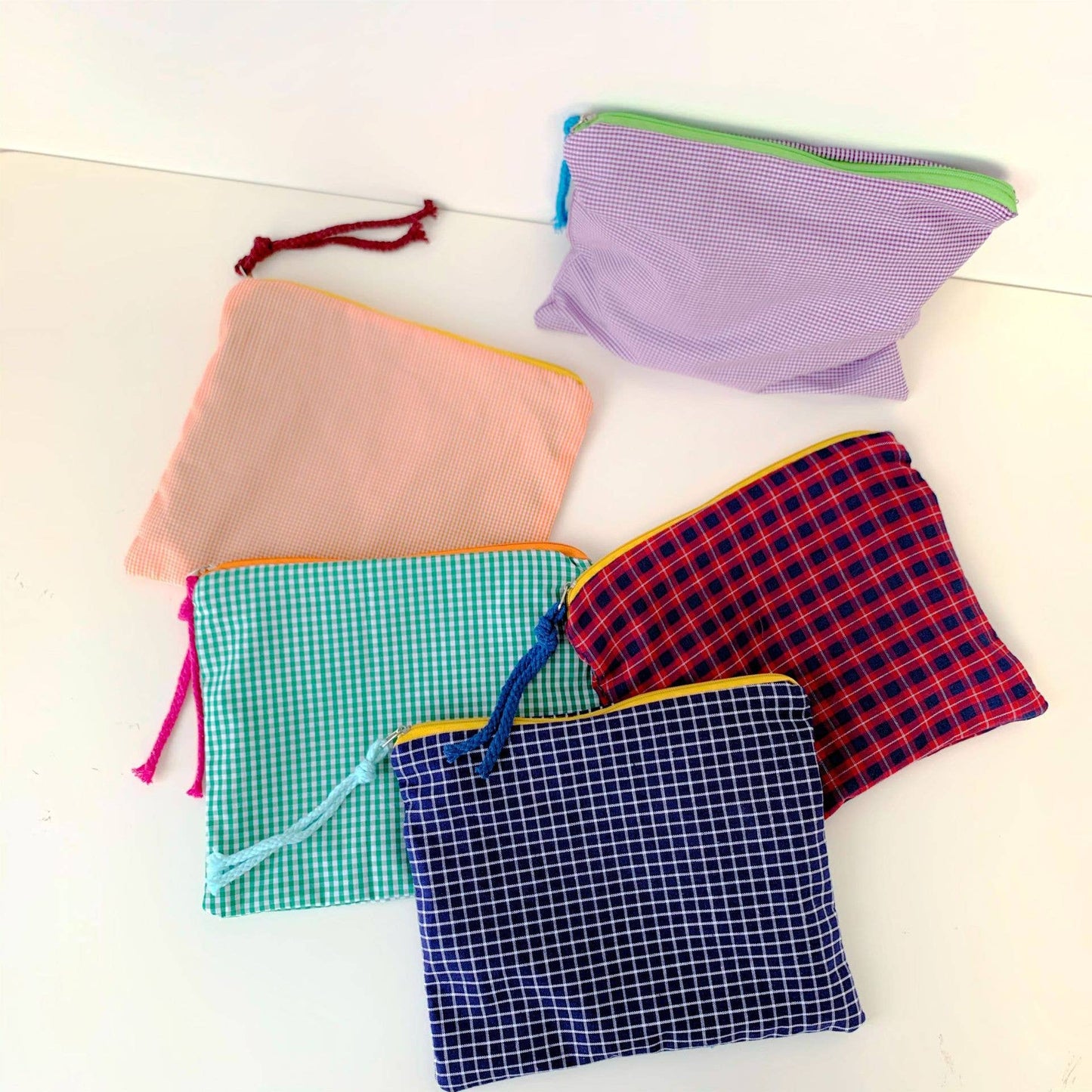 Contrasting colors cotton checkered cosmetic bag
