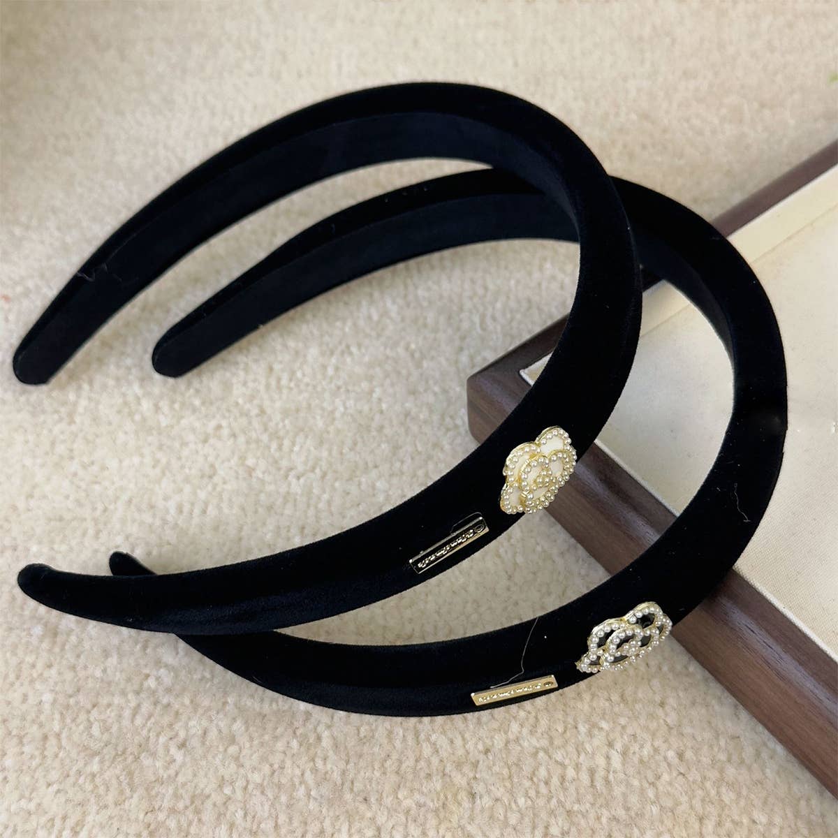 HIGH QUALITY CAMELLIA BLACK VELVET HAIR BAND