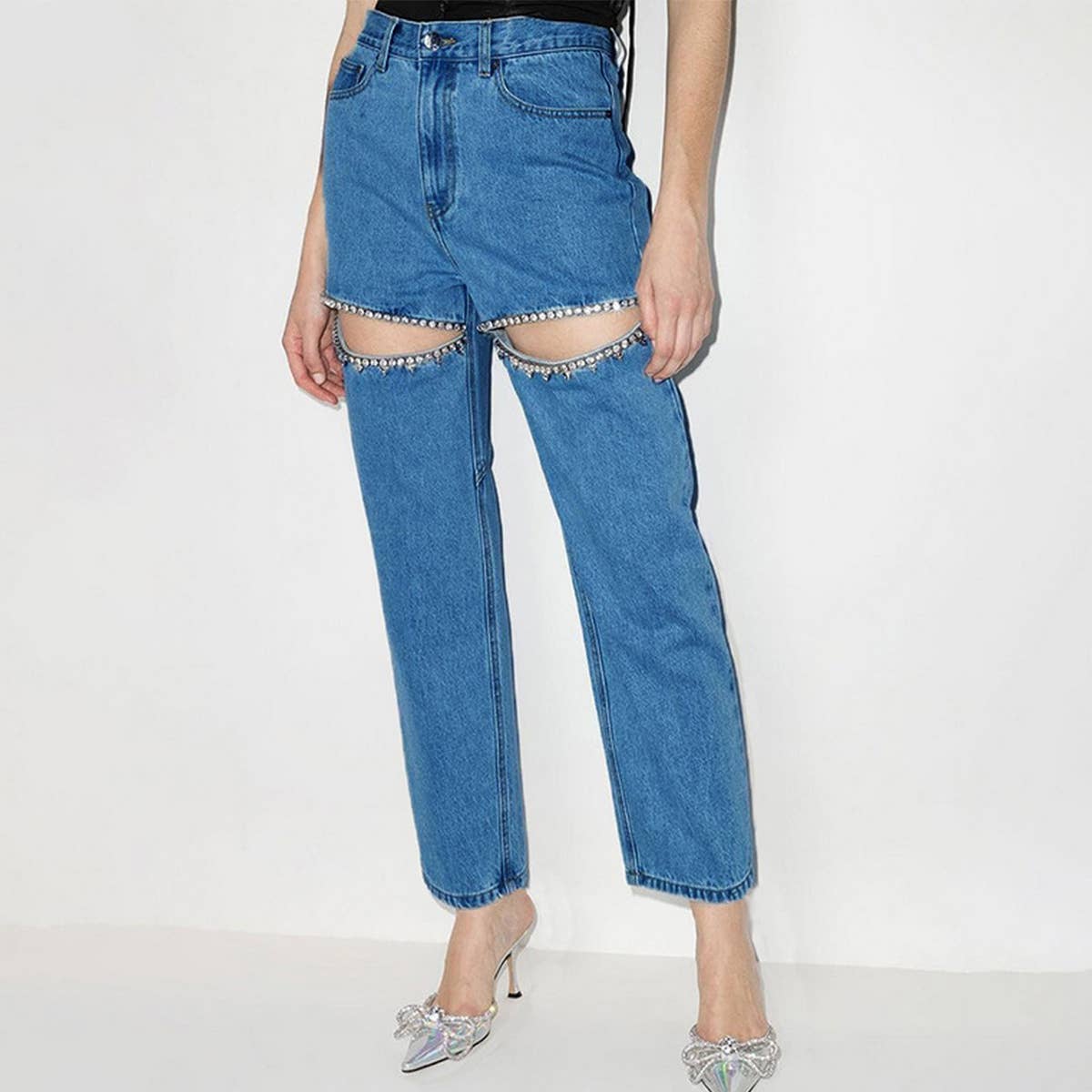 MID RISE STRAIGHT HOLLOW DIAMOND STUDDED JEANS