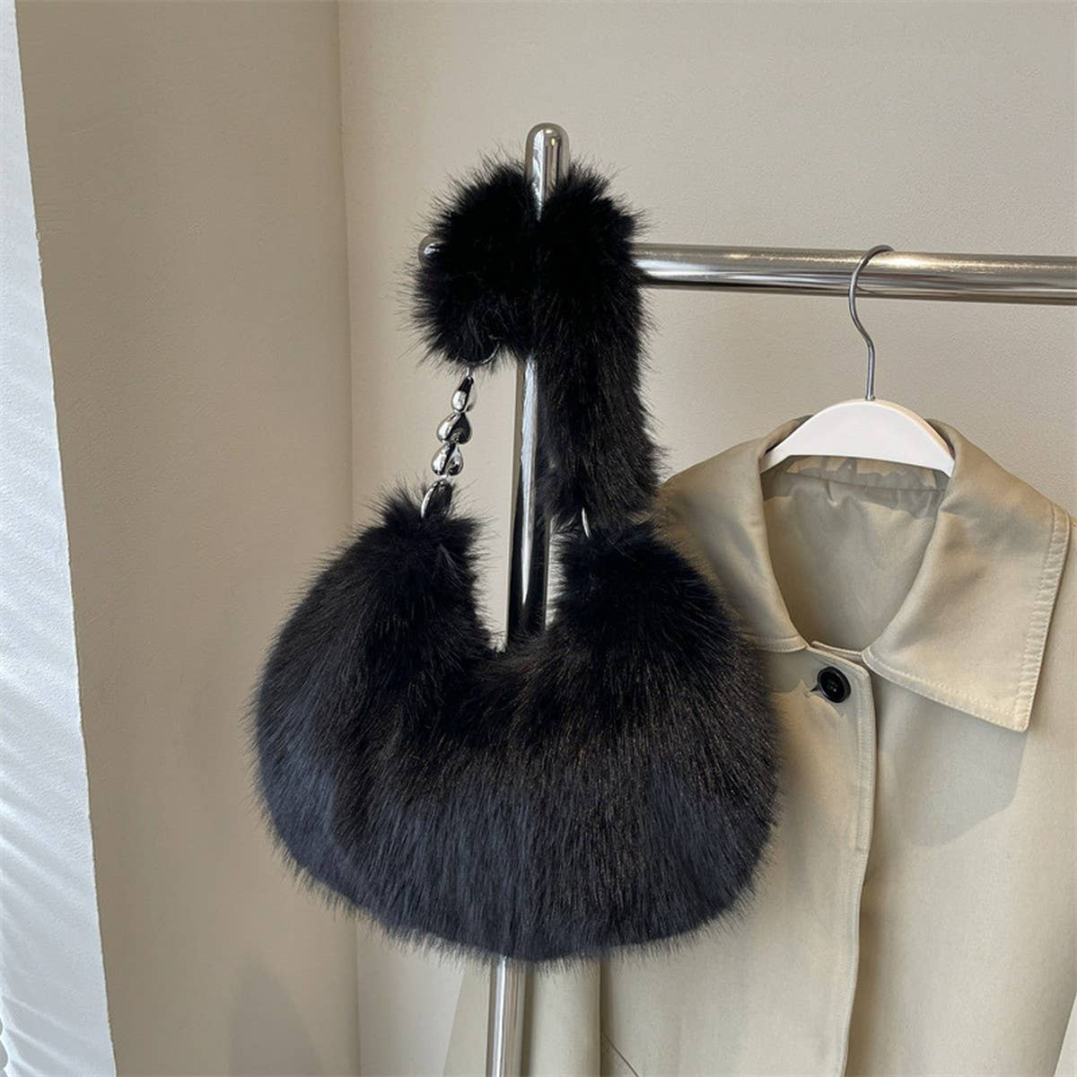 WINTER HANDBAG PLUSH SHOULDER DUMPLING BAG_CWAB3970