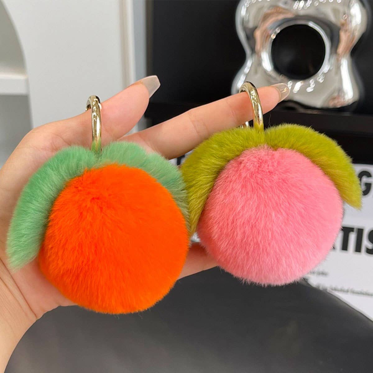 CUTE LITTLE PEACH CAR KEYCHAIN BAG PENDANT GIFT