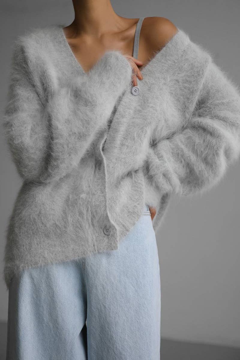CWOCAL1100_KNITTED MINK LONG-SLEEVED V-NECK CARDIGAN