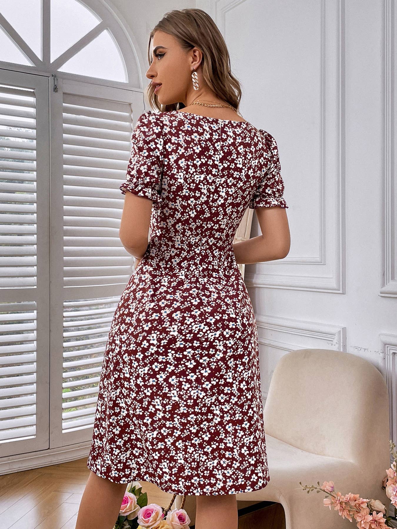 Square-neck pullover high-waisted elegant dress