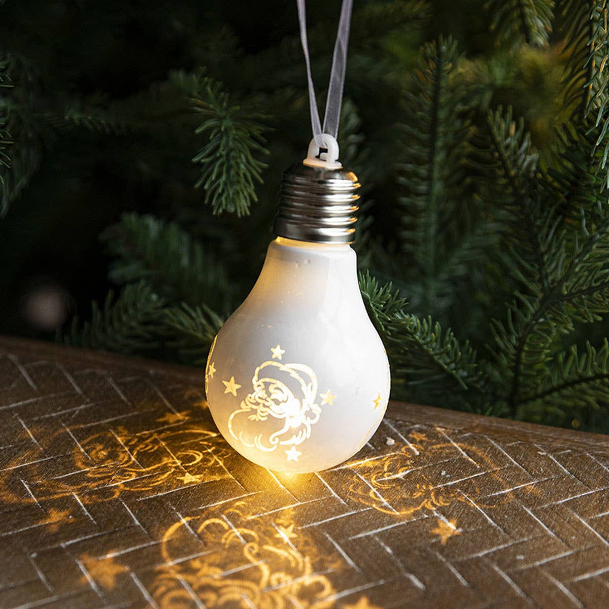 LED Plastic Christmas Tree Hanging Light Ball