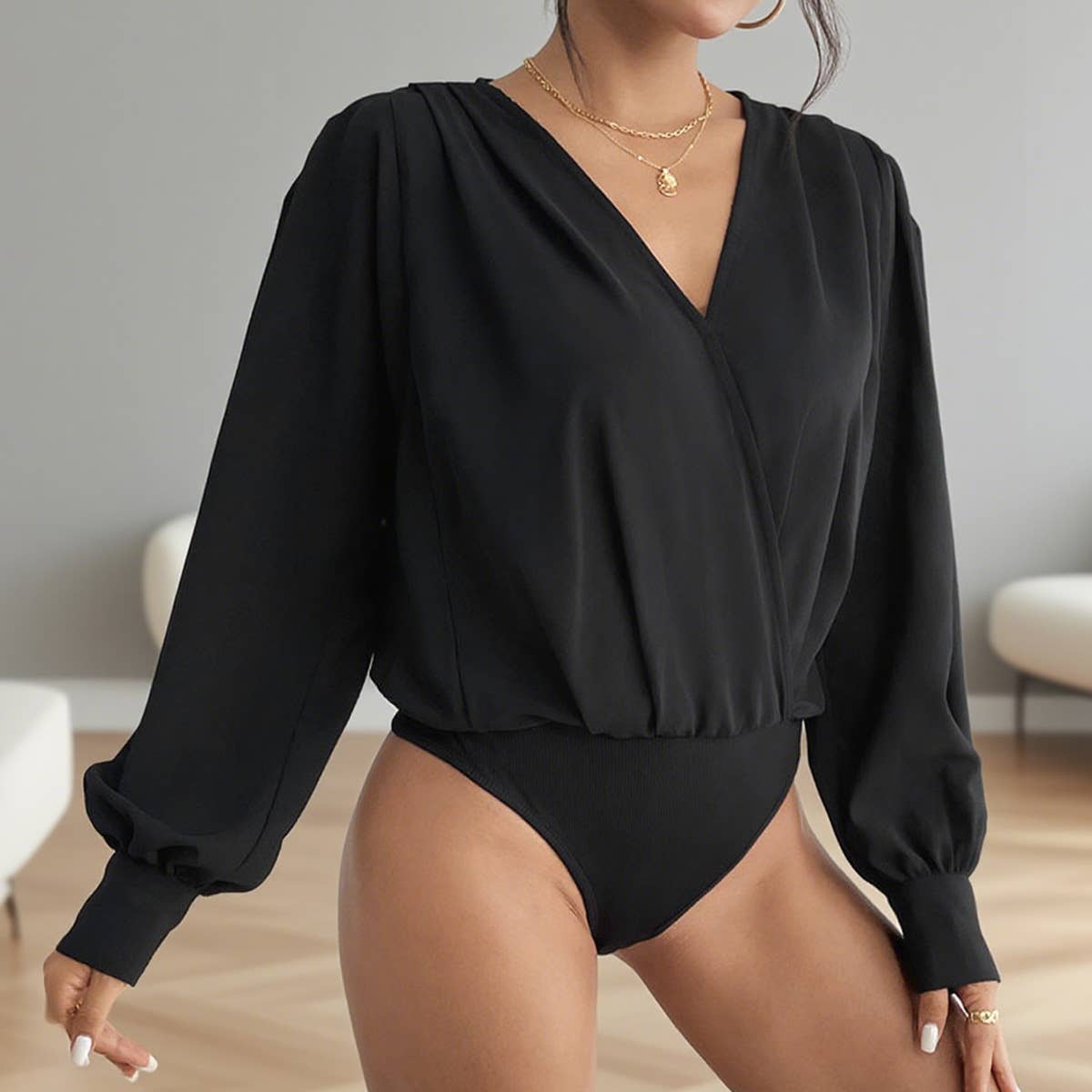 Simple long-sleeved V-neck jumpsuit