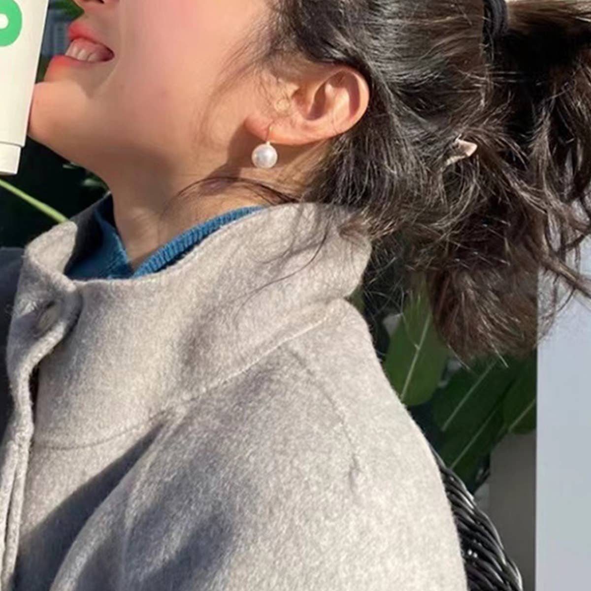 SMALL LIGHT BULB PEARL ROUND EARRINGS_CWAJE1672