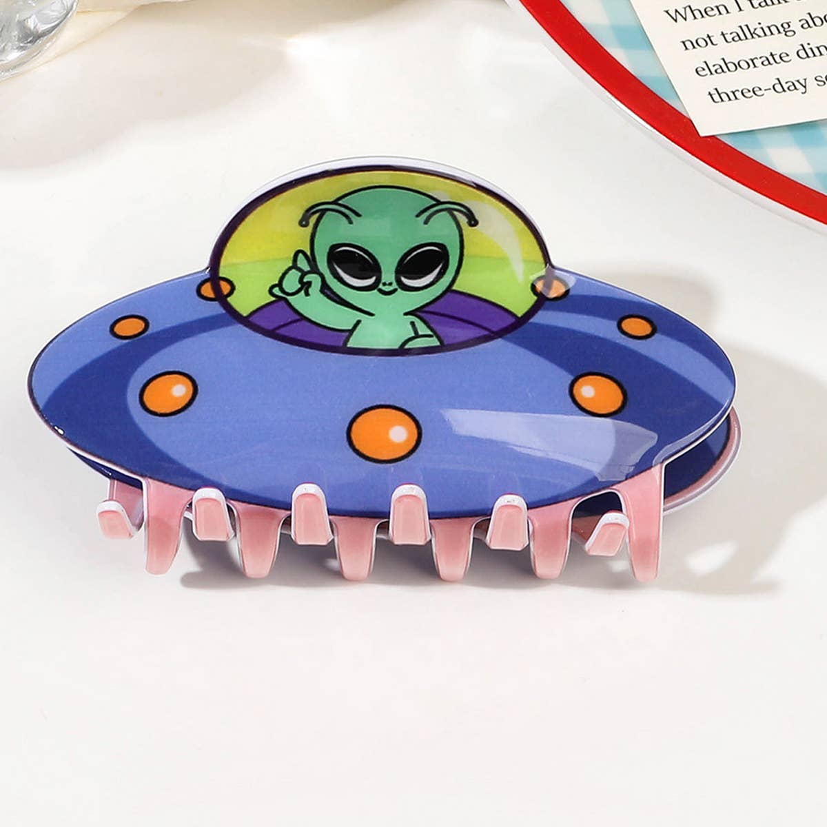 Acrylic UFO Hair Claw - Elegant Alien Shark Clip_CWAHA1637