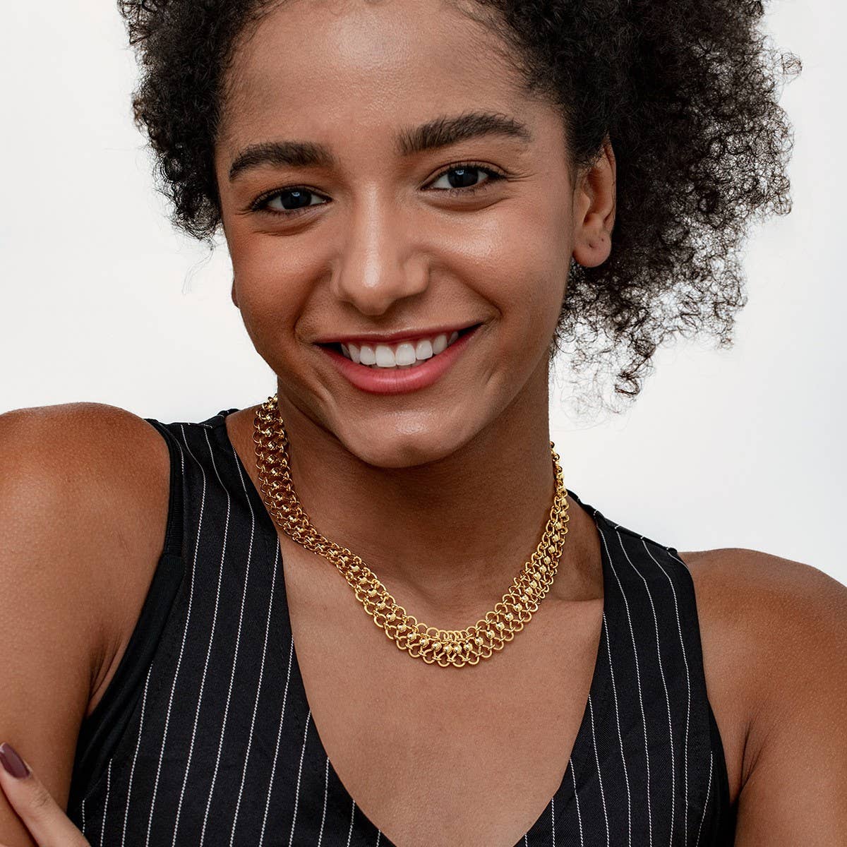 CHUNKY CHAIN STATEMENT NECKLACE WITH CLASP DESIGN