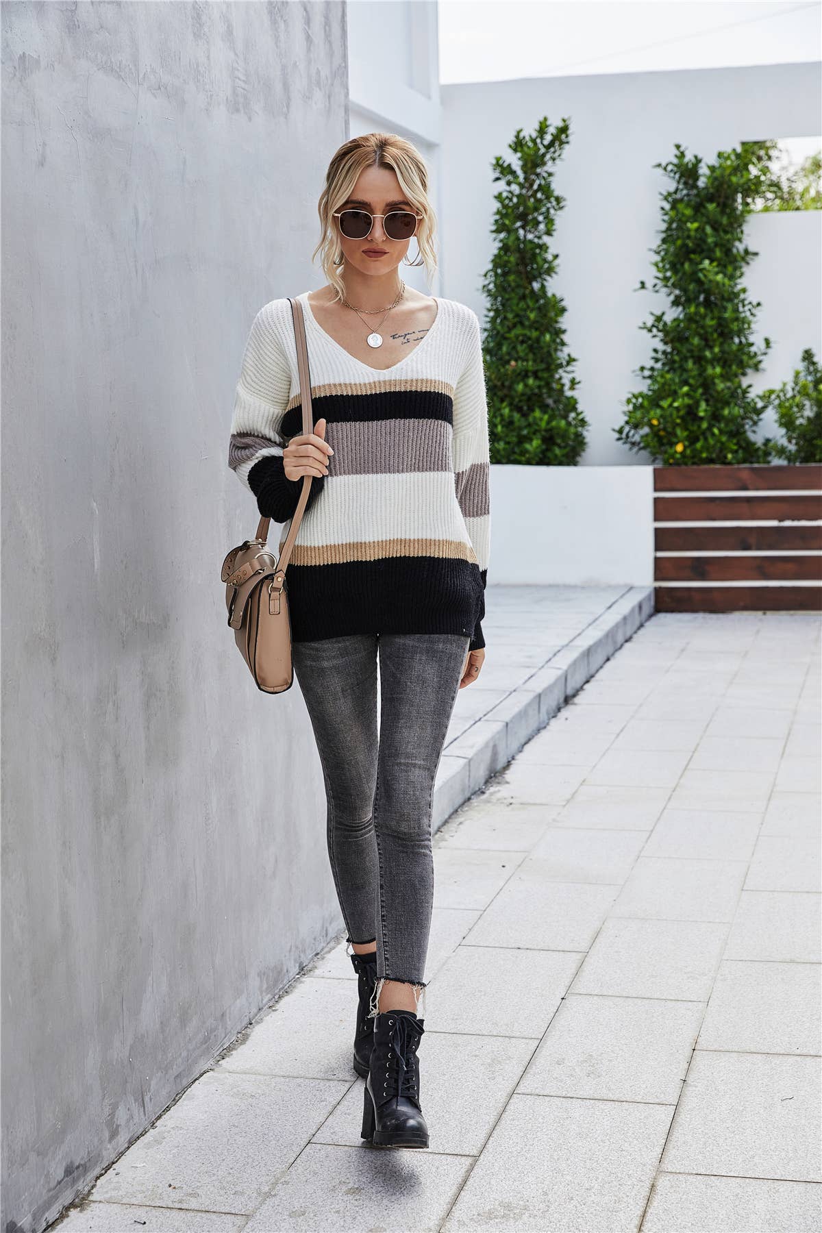 STYLISH PULLOVER PATCHWORK V-NECK SWEATER