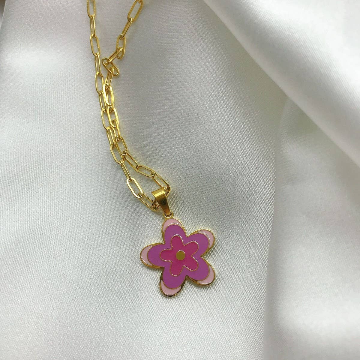 MULTI-LAYERED OIL DRIPPING FLOWER PENDANT NECKLACE