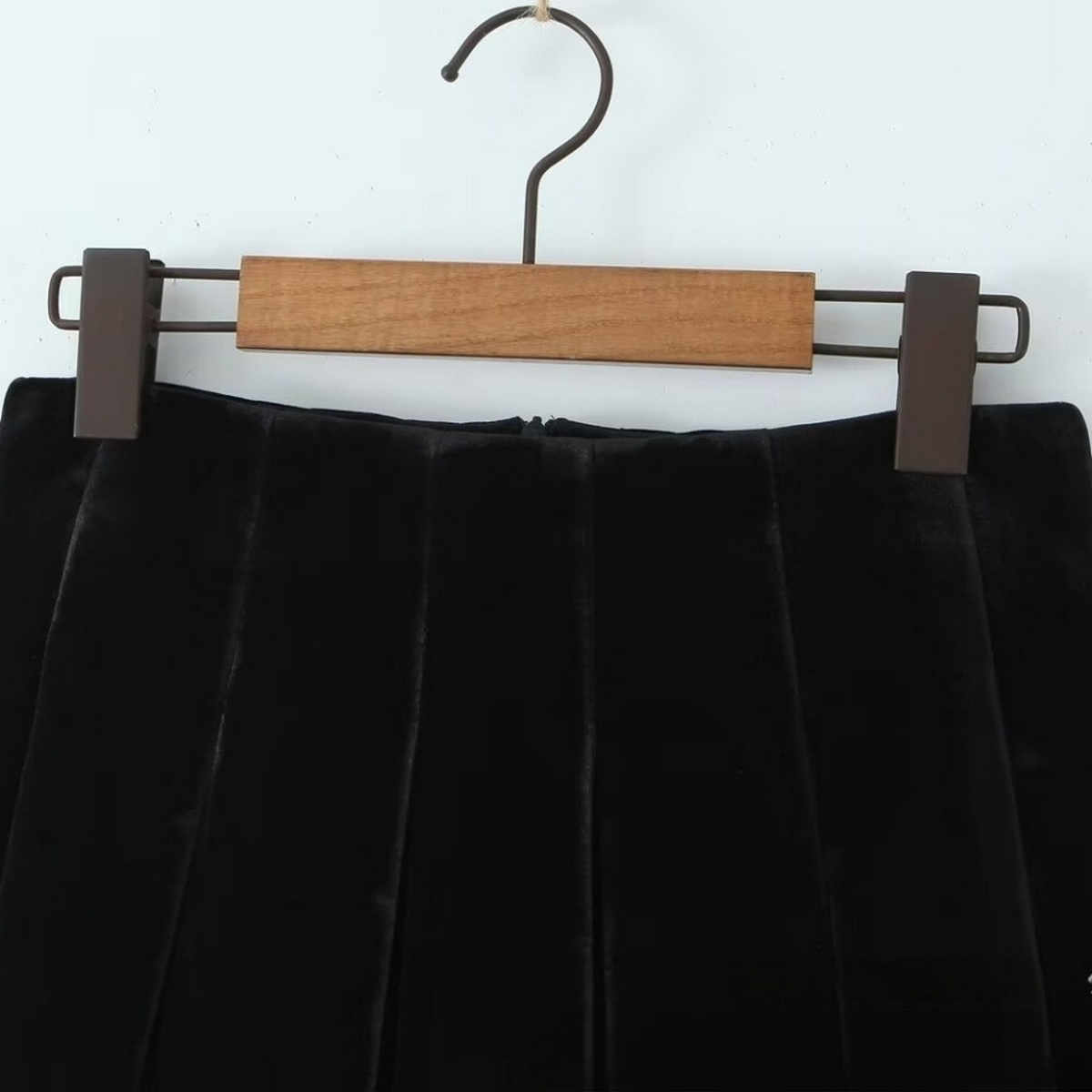 Women??¢s Velvet Panel Pleated Skirt, Casual Look_CWDSD8339