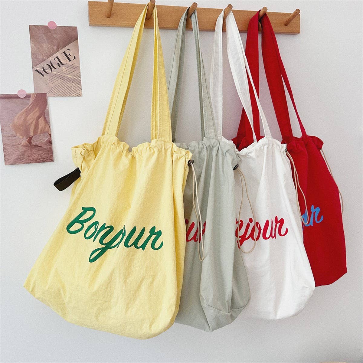 CWAB3903_LETTERING PRINT DRAWSTRING SHOULDER BAG