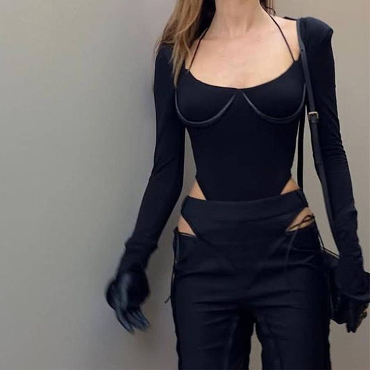 Long-sleeved solid-color jumpsuit with a neckline