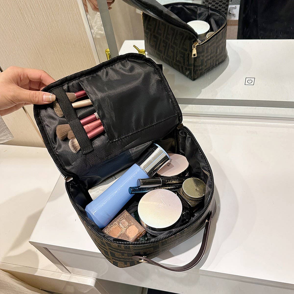 NEW LETTER PU LEATHER LARGE CAPACITY COSMETIC BAG_CWAB4384