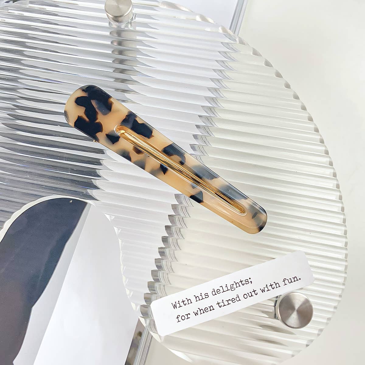 Teardrop duckbill shaped acetate plate hair clip