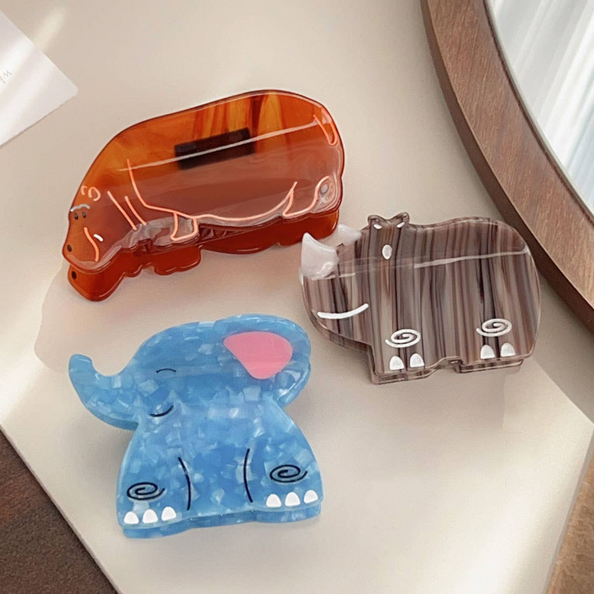 Funny cartoon abstract animal hairpin grabs